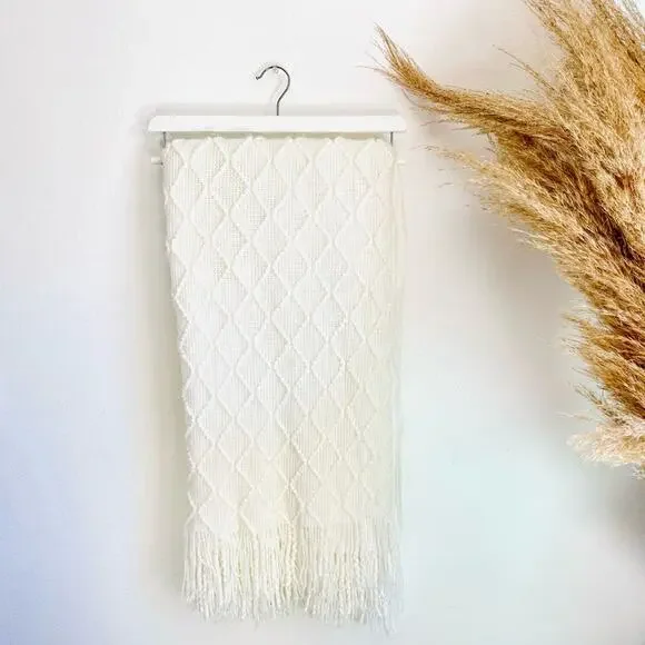 2 BEDSURE TARGET White Ivory Jacquard Weave Knitted Tassel Fringe Blanket Throw
