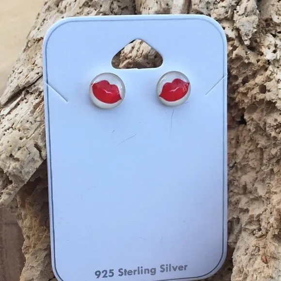 Girls sterling & resin red lips round  earrings