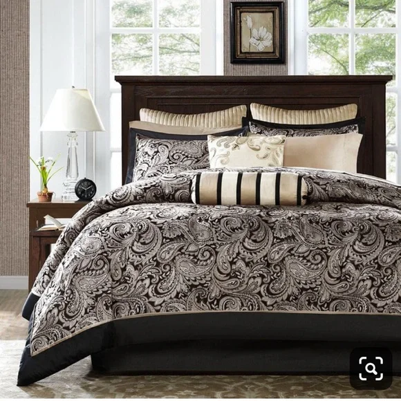 Madison Park Paisley Comforter Set in Black and Cream