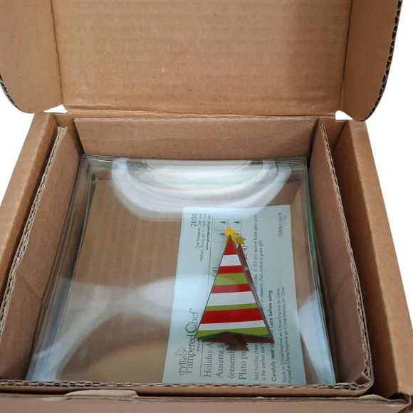 Pampered Chef Party Hat Appetizer Glass Plate (4) - Holiday, decorative, festive