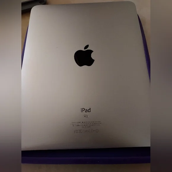 Apple iPad Silver
