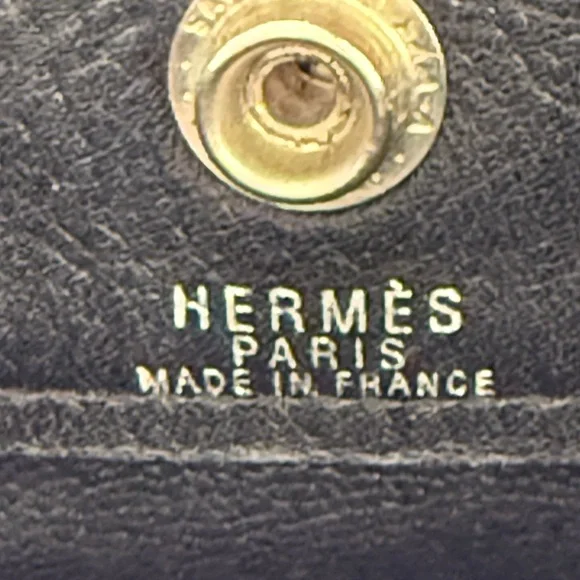 Hermès Unisex Black Leather Tote Bag – Classic Pebbled Carryall- shopping