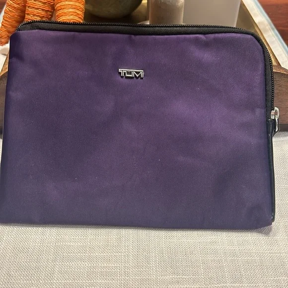 Tumi for Delta Purple Travel Zipper Pouch