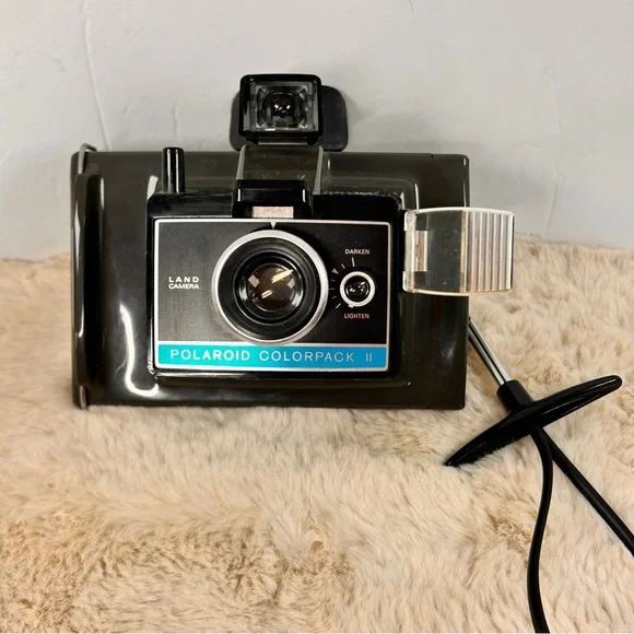Polaroid Black Film Photography Camera with Instant Capture Untested‎