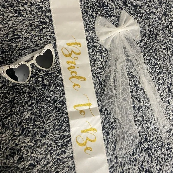 Bride to Be White Satin Sash, Sunglasses & Hair Bow