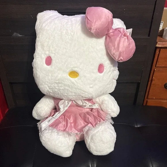 Large Bedtime Hello Kitty With Pink Bow