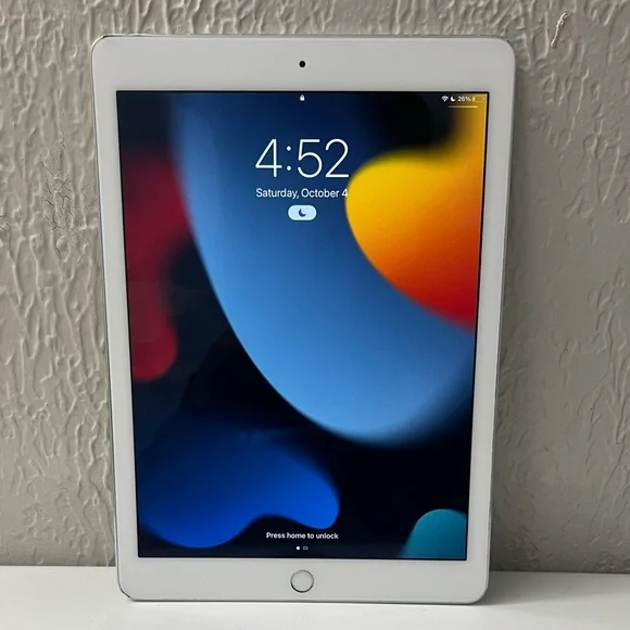 Apple Silver Tablet with Vivid Display