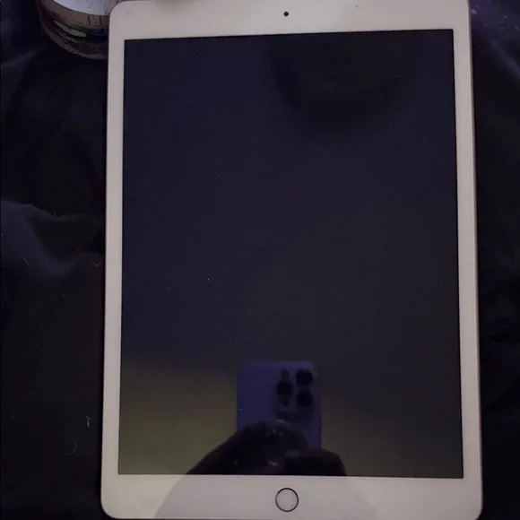 Apple Tablet in White and Gold