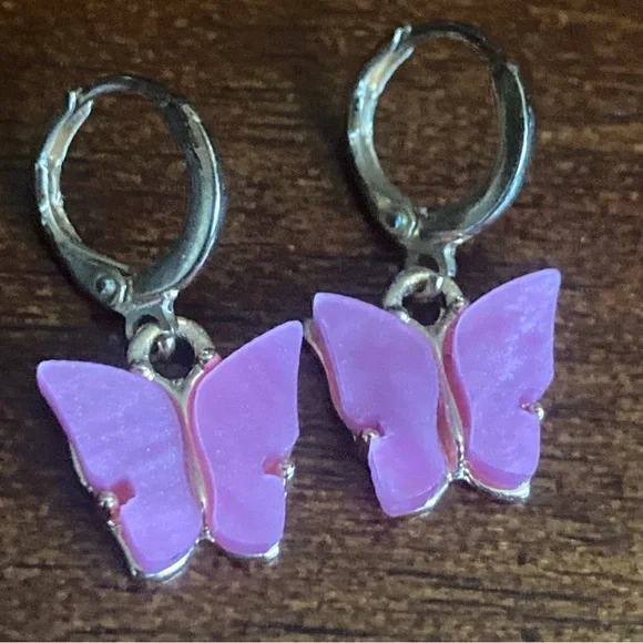 ❤️ Pink Butterfly Hoop Earrings