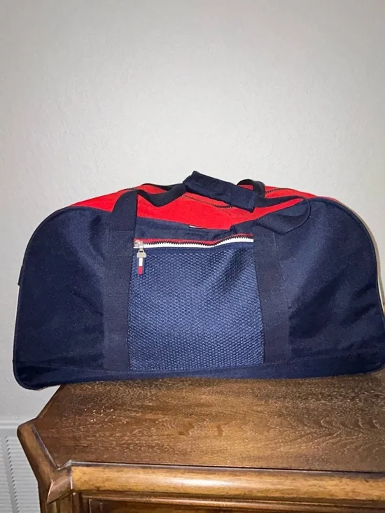 Tommy Hilfiger Zipper Closure Duffle Bag