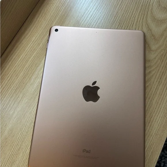 IPad 6th generation in rose gold 128GB
