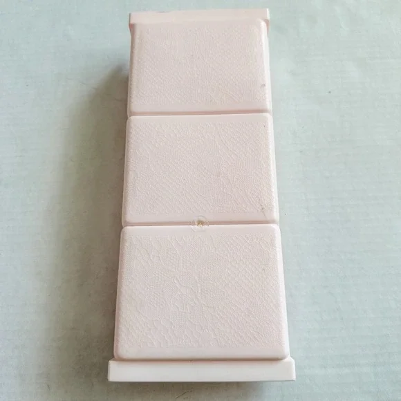Mattel 1973 Barbie Townhouse Pink Couch/Bed‎ Vintage #7825