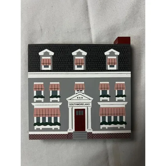 The Cat's Meow Southmoreland Bed & Breakfast Series Shelf Sitter Wood House 1995