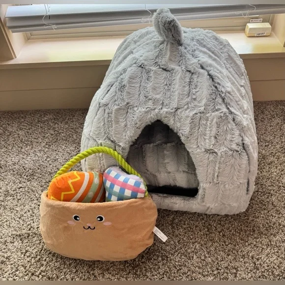 NEW Cozy Gray Cat Bed