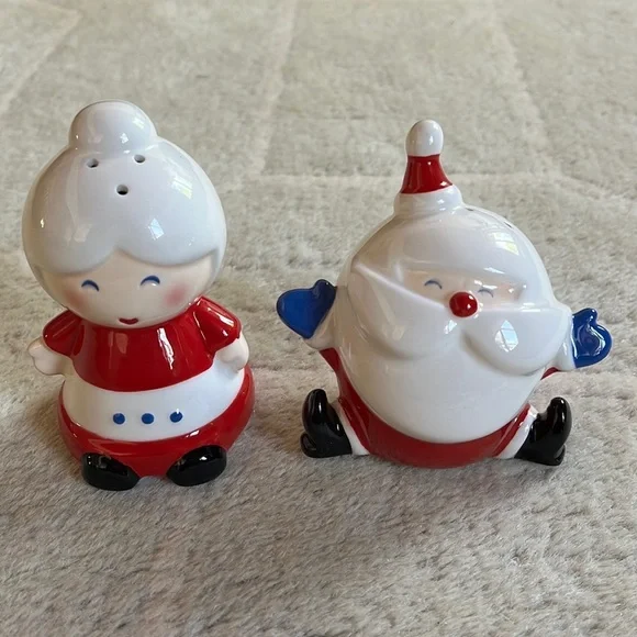 Target Santa & Mrs. Claus Salt and Pepper Shakers