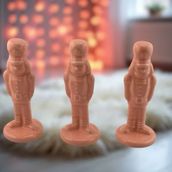 NEW Target Bullseye ~ Pink Nutcracker Set of 3 -‎ 3.6