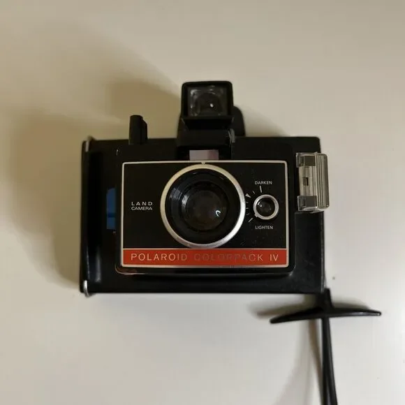 Vintage Polaroid COLORPACK IV Instant Land Camera Untested for Parts Repair FLAW