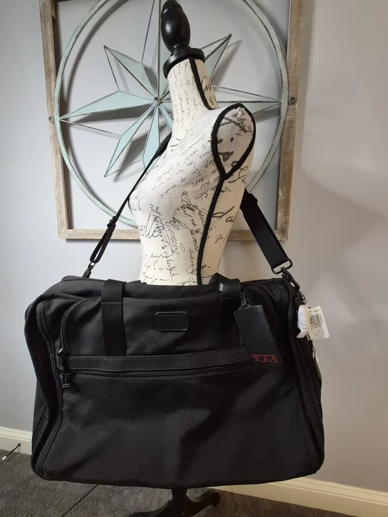 NWT TUMI Expandable Soft Carry-On With Suiter Black - 22×14×9