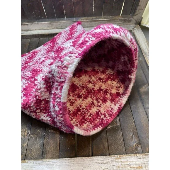 Handmade Crochet Pink/White Cat Cave Cat Bed Hideaway Warm Snuggle Cave L