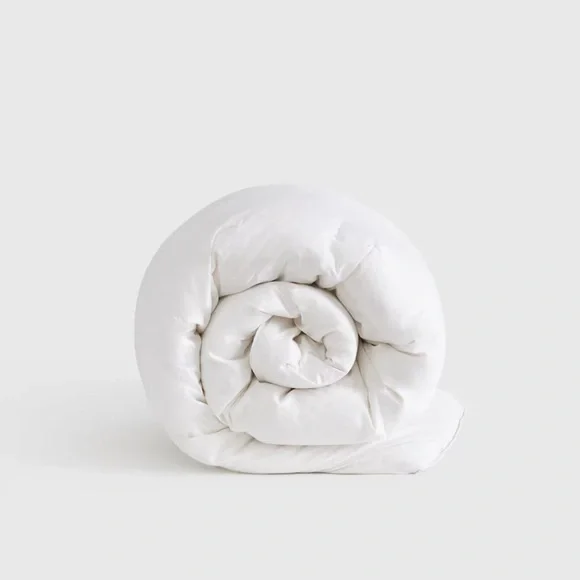 QUINCE All season Premium Down Alternative Down Comforter KING/CAL KING