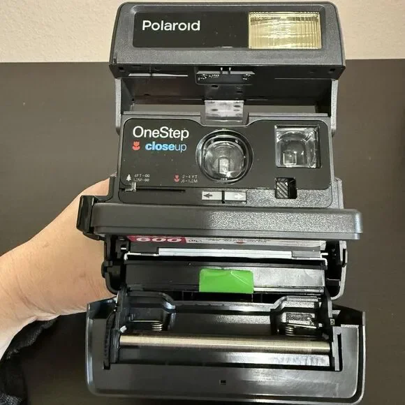 Polaroid 600 One Step Close Up Instant Camera‎ with Strap & Film New Open Box