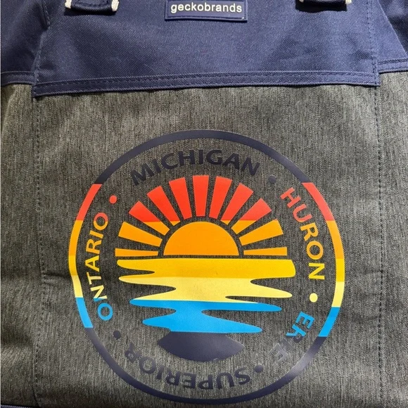 Geckobrands Michigan Lakes Oversized Waterproof Beach Tote EUC