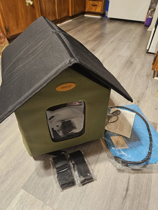 Heated Cat House/ Bed for Outdoor Cats Elevated, Insulated, Heated