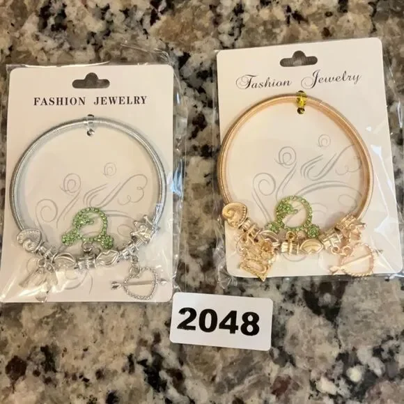 2048 Gold or Silver Tone Micky Adult Size Stretchy Charm Bracelet