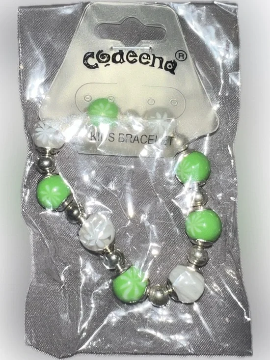 🔴New Codeena Kids Green White Floral Accent Beaded Stretch Bracelet