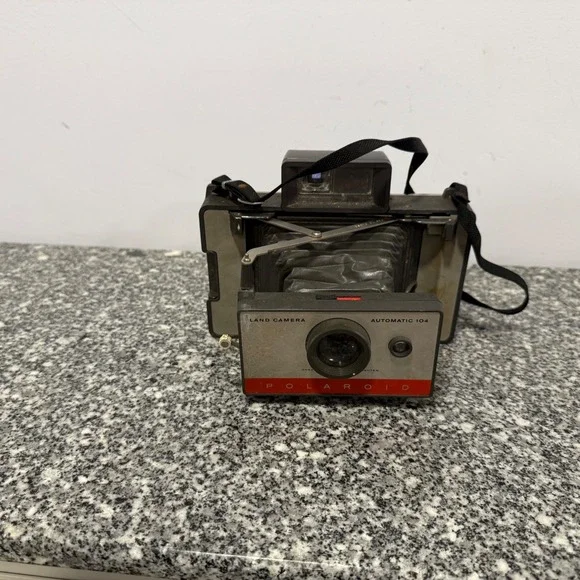 Polaroid Land Camera Automatic 104 Vintage Instant Film Camera‎