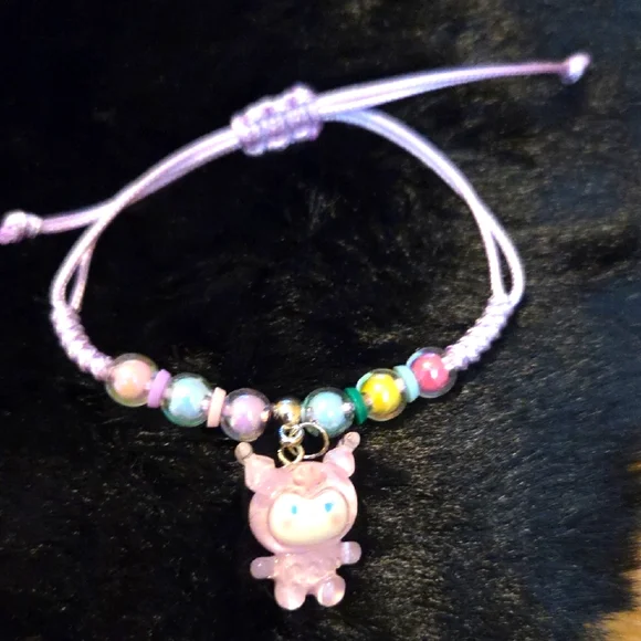 Hello Kittys Friends Cute Pink Beaded Bracelet with Character Charm NWOT