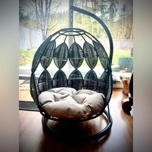 Cat / Small Dog Bed! Black Hanging pet bed with cream cushion, woven leaf design