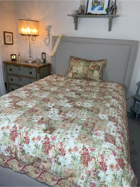 Vintage patchwork style comforter w/ sham floral Queen