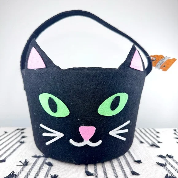 NEW Target Bullseye Playground Black Cat Trick-Or-Treat Basket