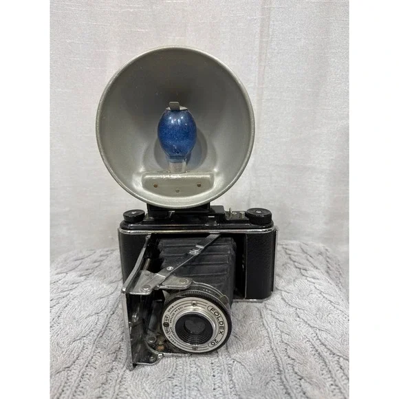 Vintage Pho-Tak Foldex 20 Folding Camera 105mm Octvar Lens with Flash Unit USA‎