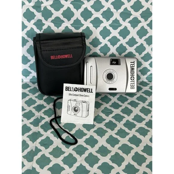 BELL & HOWELL 35MM Film Camera Focus Free‎ 28MM Lens