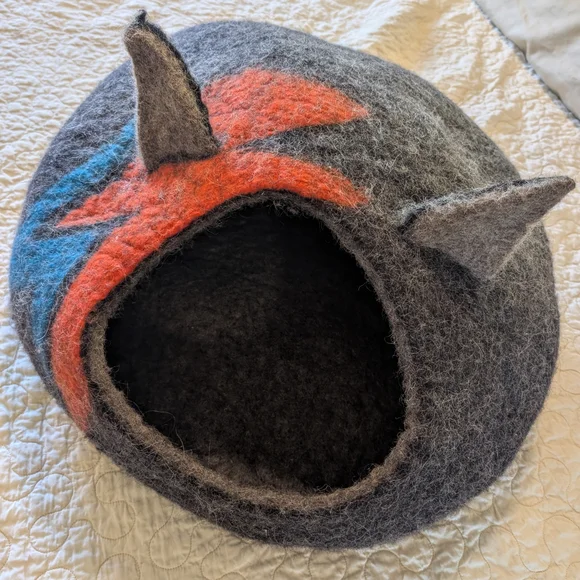 Gray Felted Cat Cave with Bowie Accents BRAND NEW
