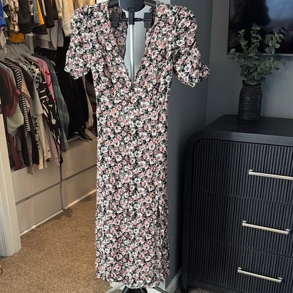 Floral Puff-Sleeve Midi Dress in Pink and Black