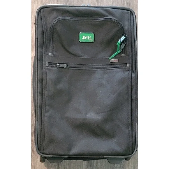 Tumi Alpha 2 Black Continental Expandable 2 Wheeled Carry-On Bag 96717-1041
