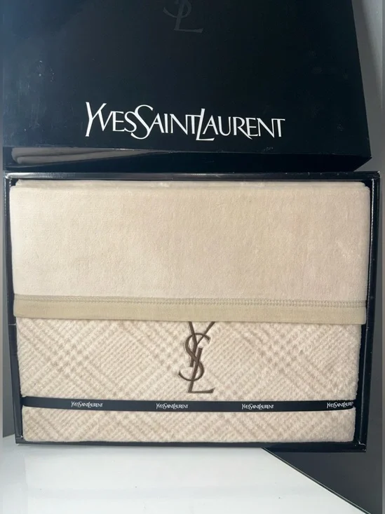 YSL Yves Saint Laurent Double Layered Meyer Comforter Brand New