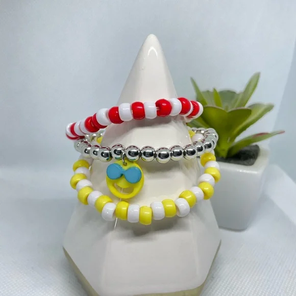 Kid's acrylic beads 3 stretchy bracelet