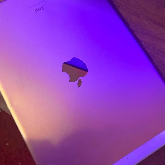 Apple Gold and Pink Tablet with Sleek Design and Advanced Features