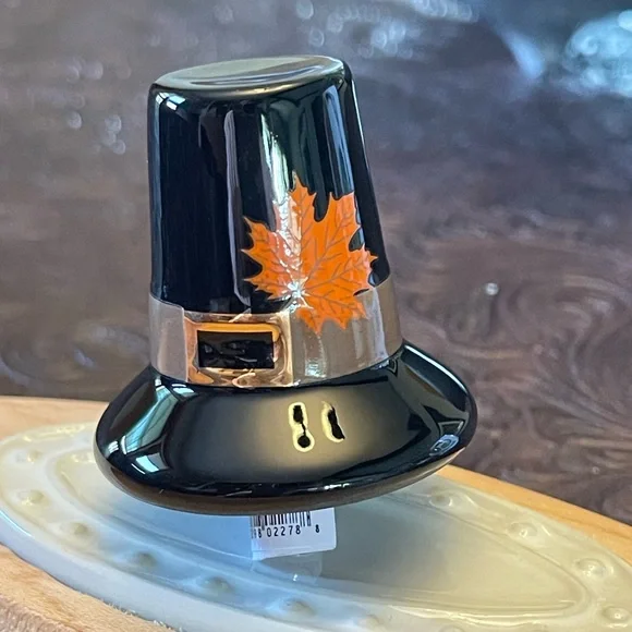 Nora Fleming “we gather together “ Black Pilgrim Hat with Orange Leaf mini.