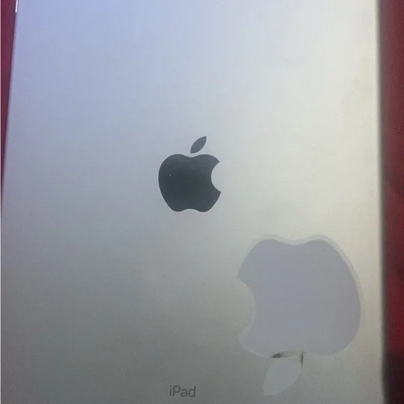Apple Silver iPad Sleek Design Tablet