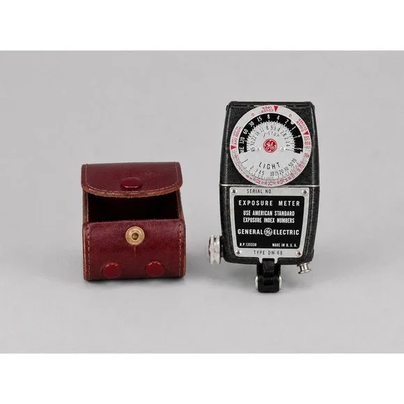 Vintage General Electric GE DW-68 Exposure Light Meter with Leather Case USA