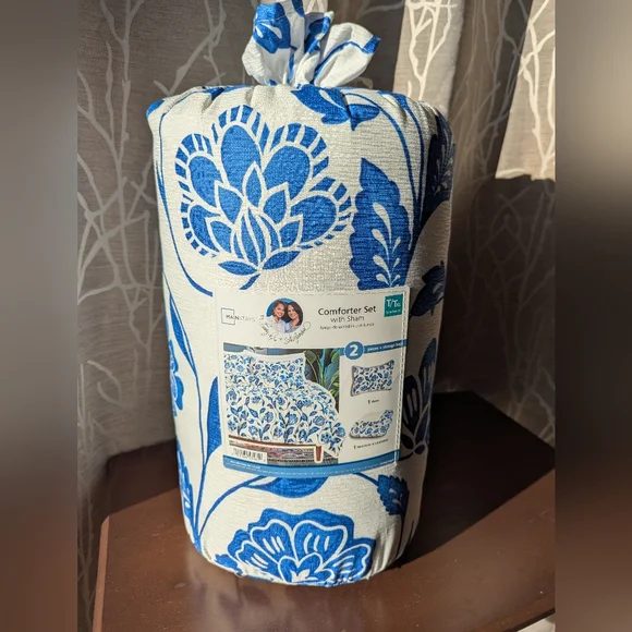Mainstays Floral Blue and White Comforter Set‎ Twin/Twin XL Set #1
