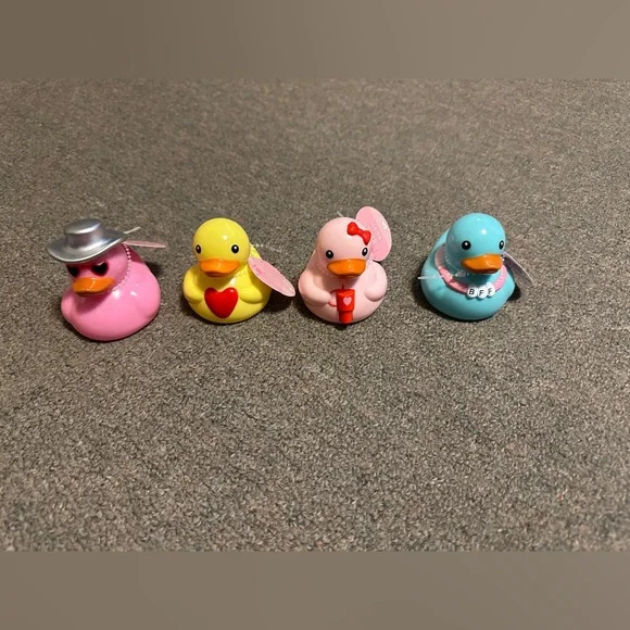 2025 Target Valentine's Day Rubber Ducks FULL SET Of 4 Bullseye J33P