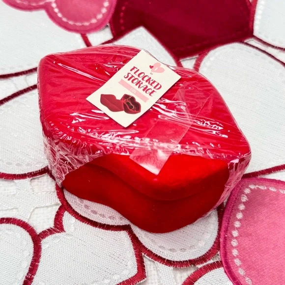 NEW Target Bullseye Playground Valentines Day Flocked Storage