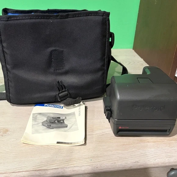 Polaroid Instant Camera - Classic Black