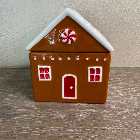 Target 🎯 Novelty Ceramic Cookie Container Gingerbread House